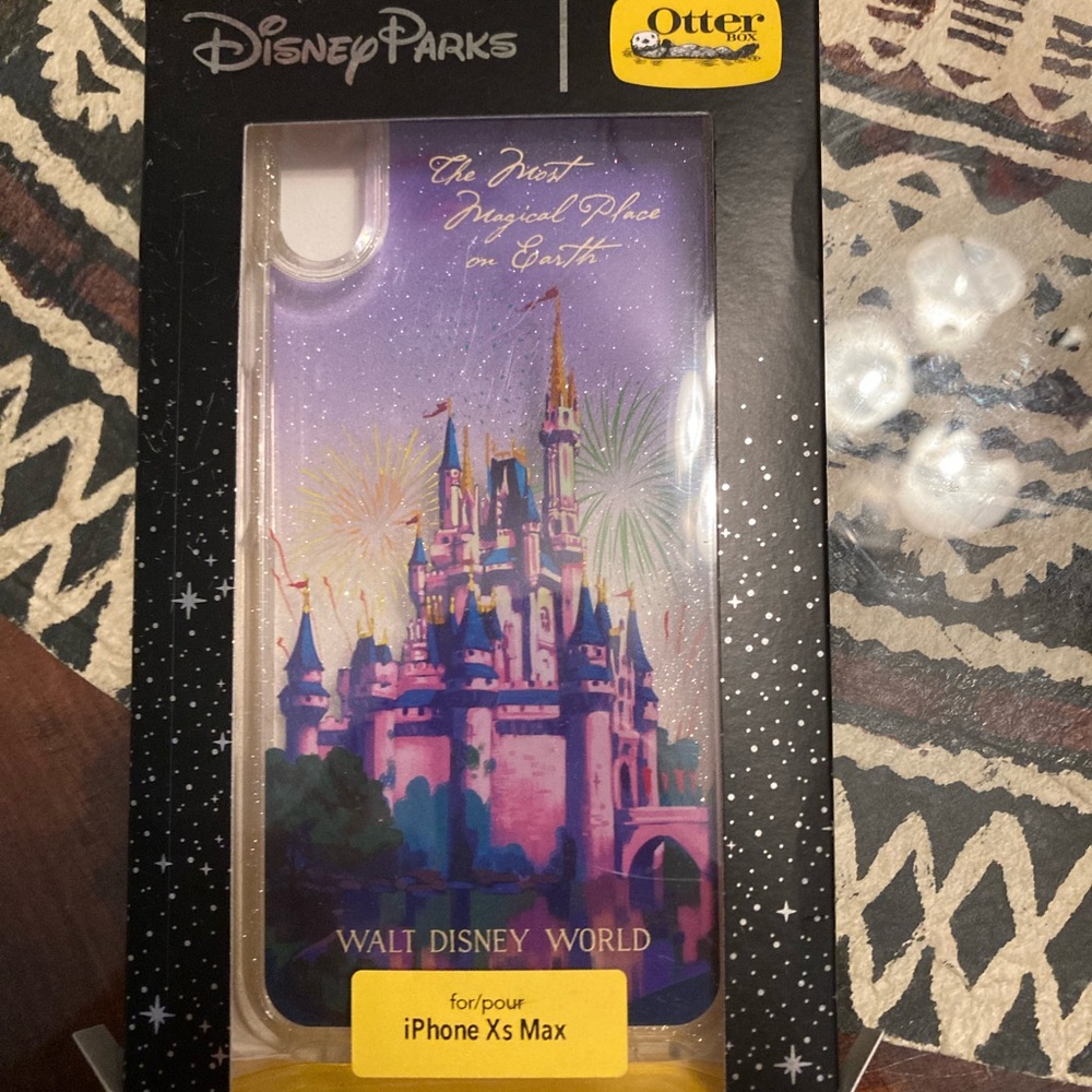 iPhone xS Max Disney Otterbox cover